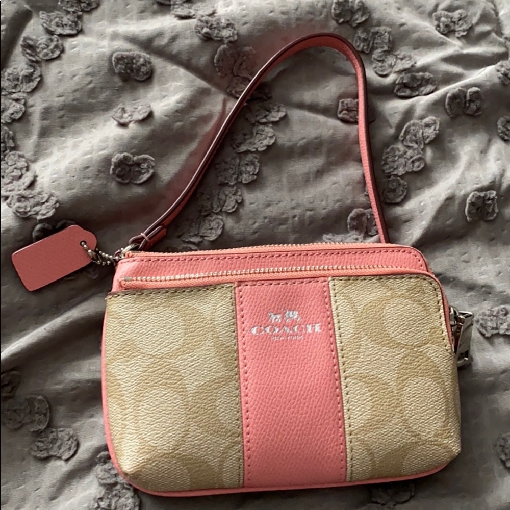 Coach wristlet wallet